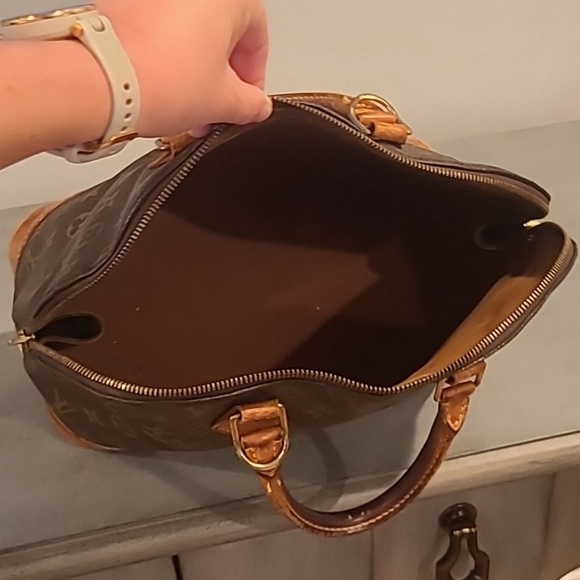 Louis Vuitton purse - Picture 2 of 5